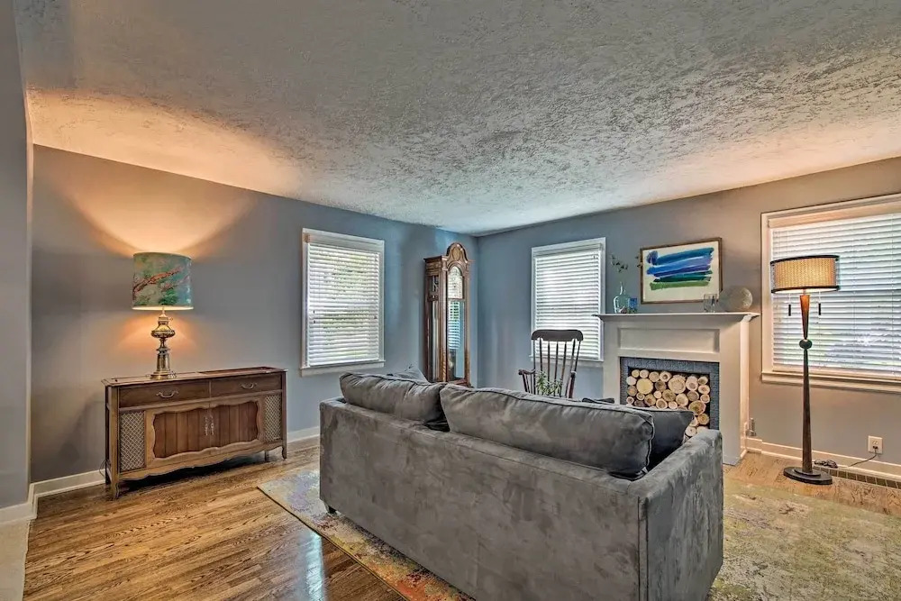 Cute Emporia House - Mins to Downtown & Esu!