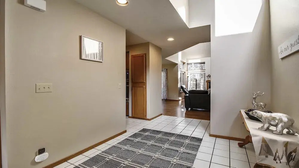 Skyline Condo 02