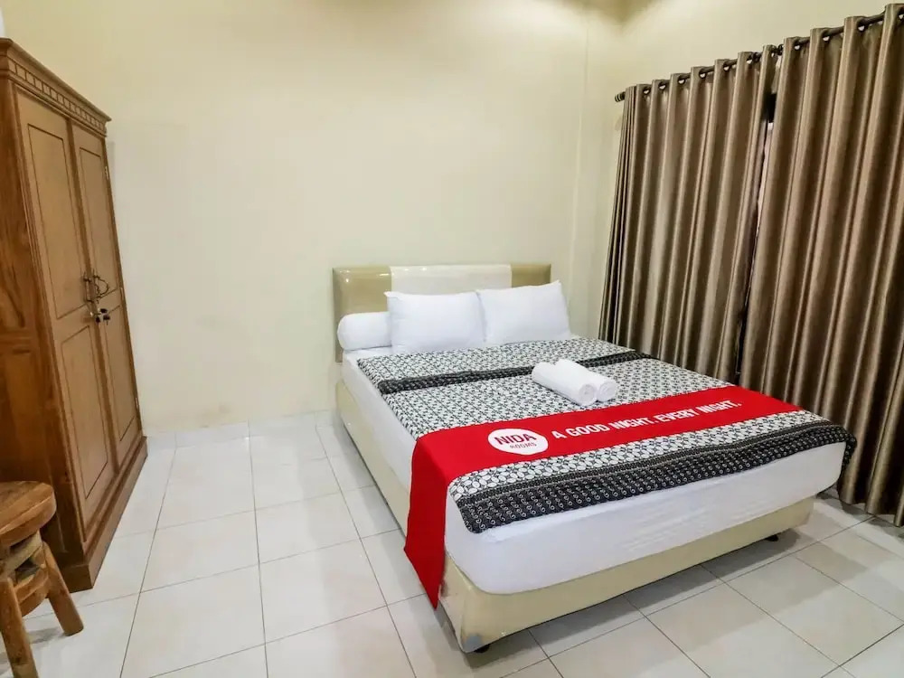 RedDoorz near Terminal Condong Catur 2