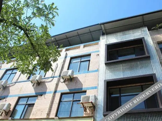 Meicheng Light Luxury Homestay (Xi'an Northwestern Polytechnical University Chang'an Campus)