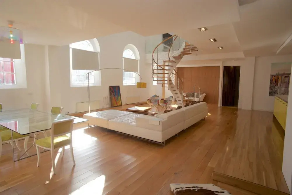 Modern Home In Greenwhich