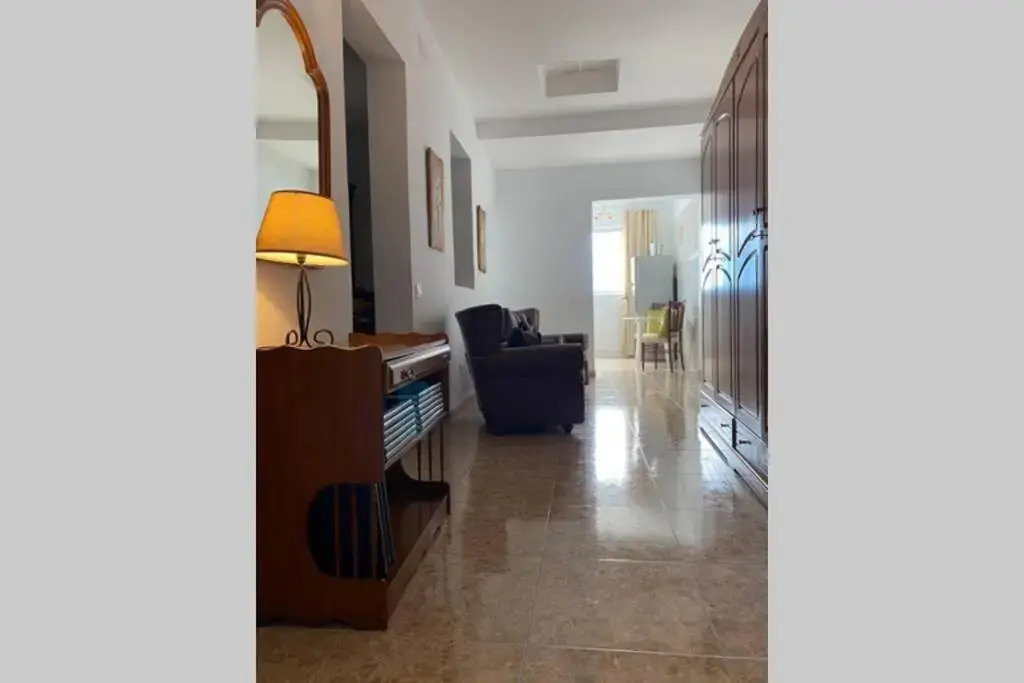 LARGE 90m2 CANARY APARTMENT, NICE VIEW, LOCATION !