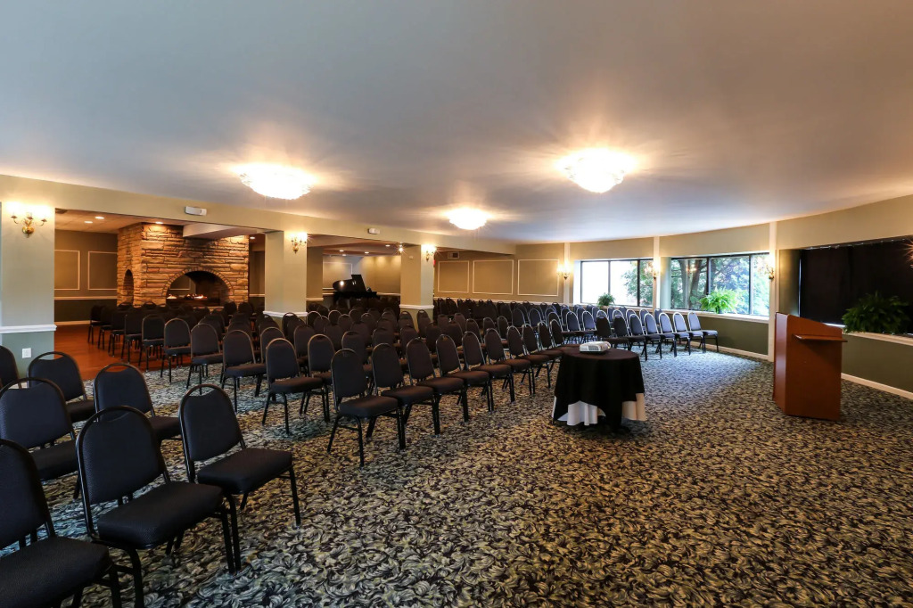 Meadowbrook Inn
