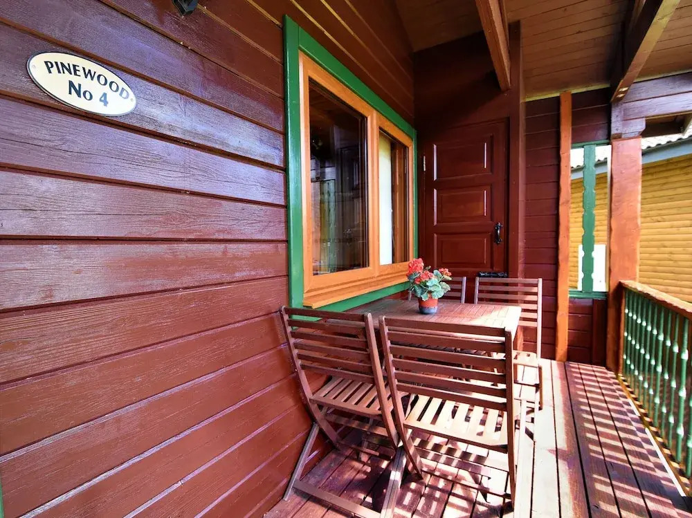 4 Pinewood Retreat