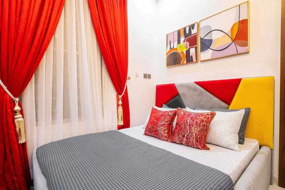 Jayjay Homes And Apartment