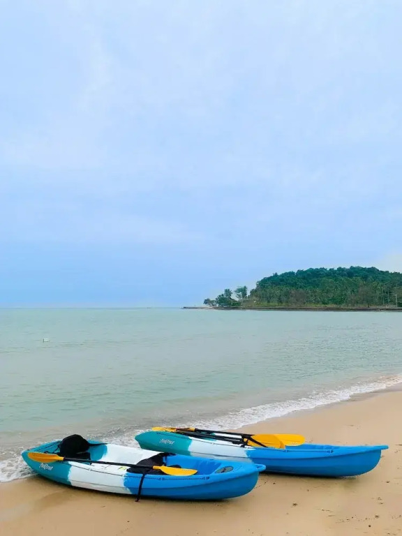Issara Beach Resort Beachfront