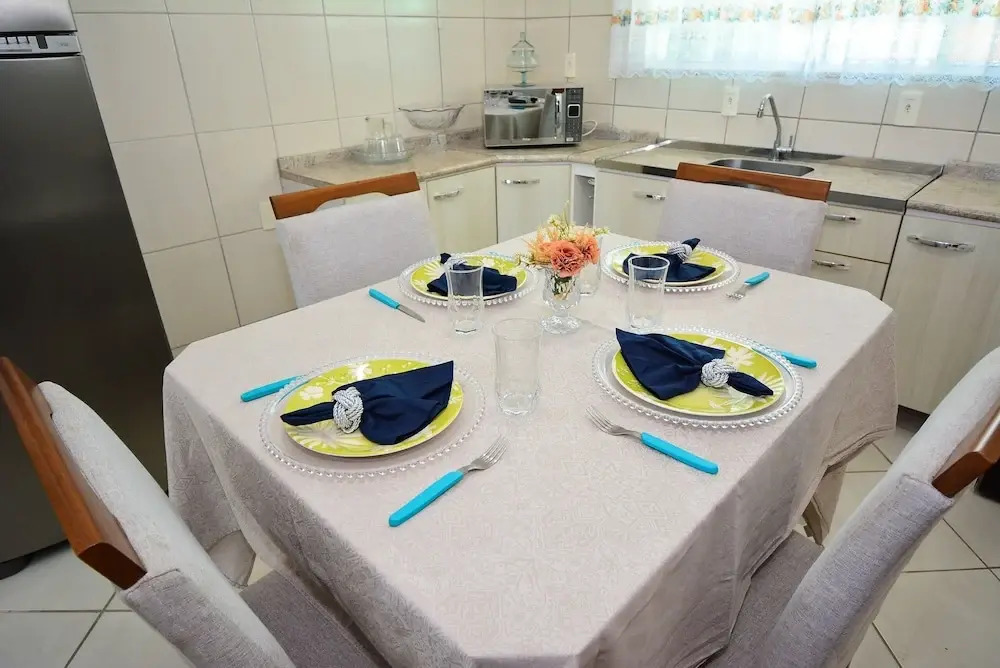 Casa com piscina a 250m da Praia PLH006