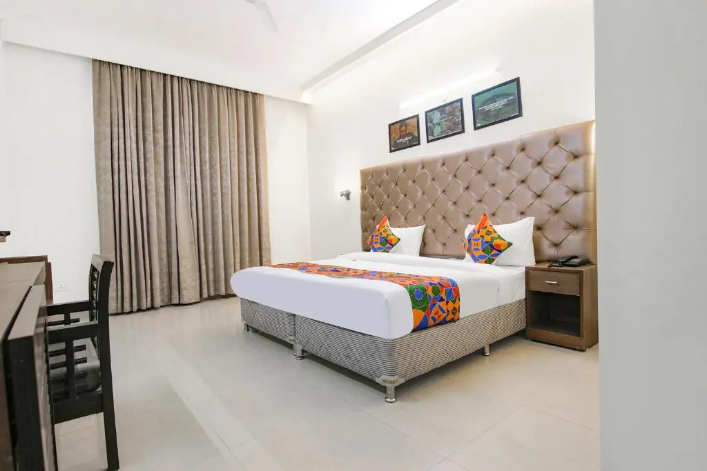 Fabhotel Rivlet Inn