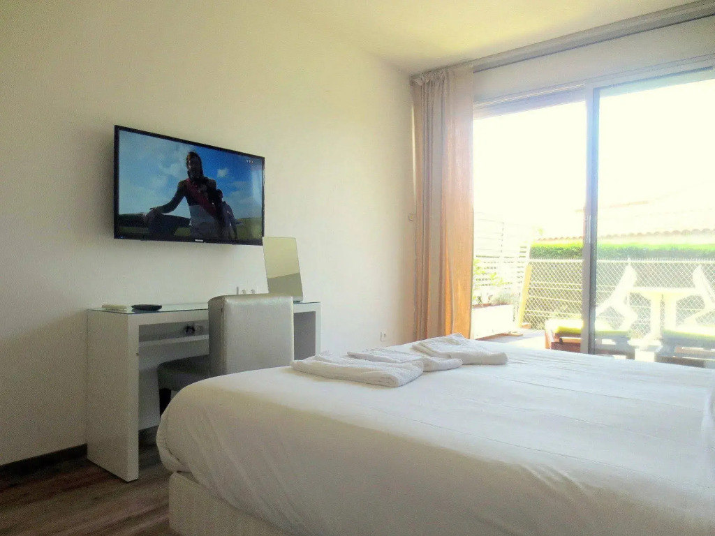 Hotel Sable Et Soleil - Port, Plage & Jacuzzi privé