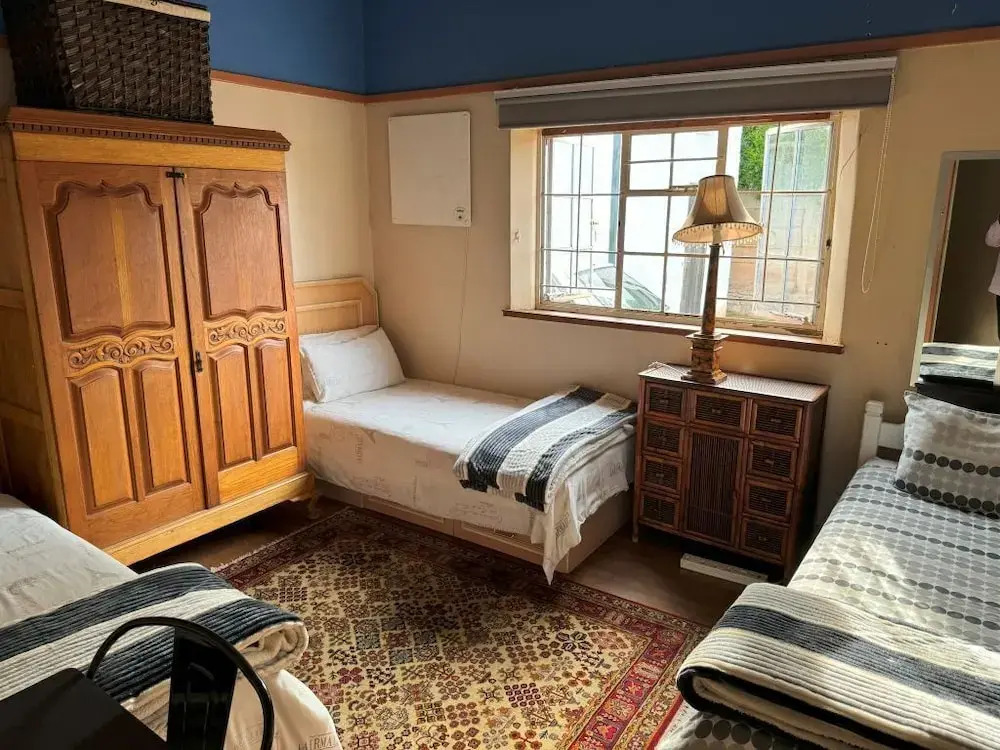 "room in B&B - Adnaan's Secret Garden: Queen Ensuite"