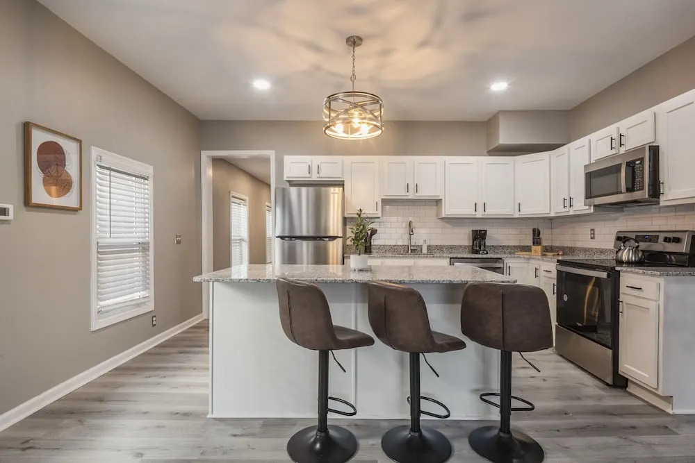 Newly renovated 4BR CozySuites