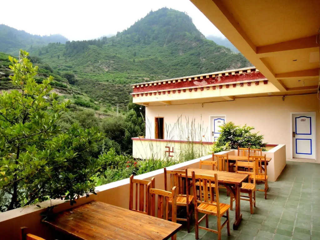 Jiuzhaigou Hostel C
