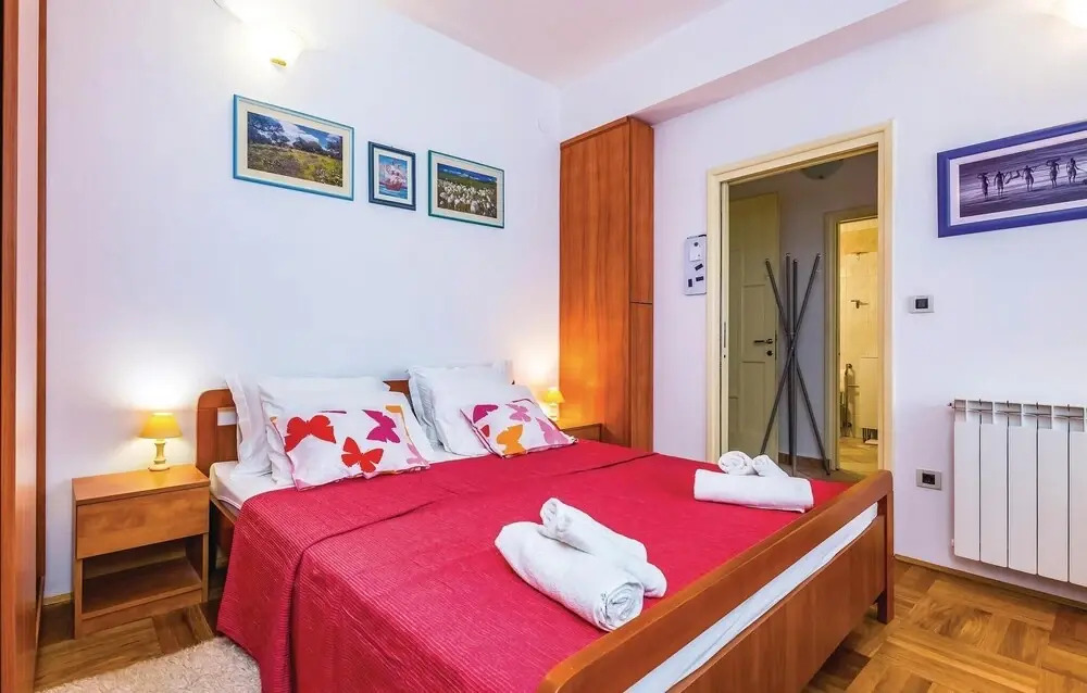 Stunning Home in Crikvenica With 5 Bedrooms and Wifi