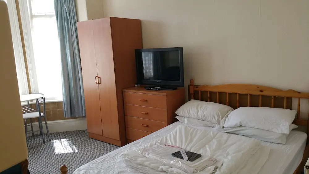2 Berth, First Floor Flat, Glen Villa 4
