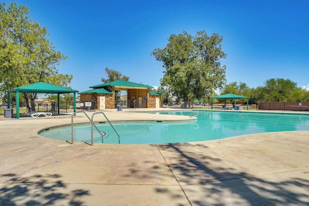 Step-free Sahuarita Retreat! Patio + Pool Access