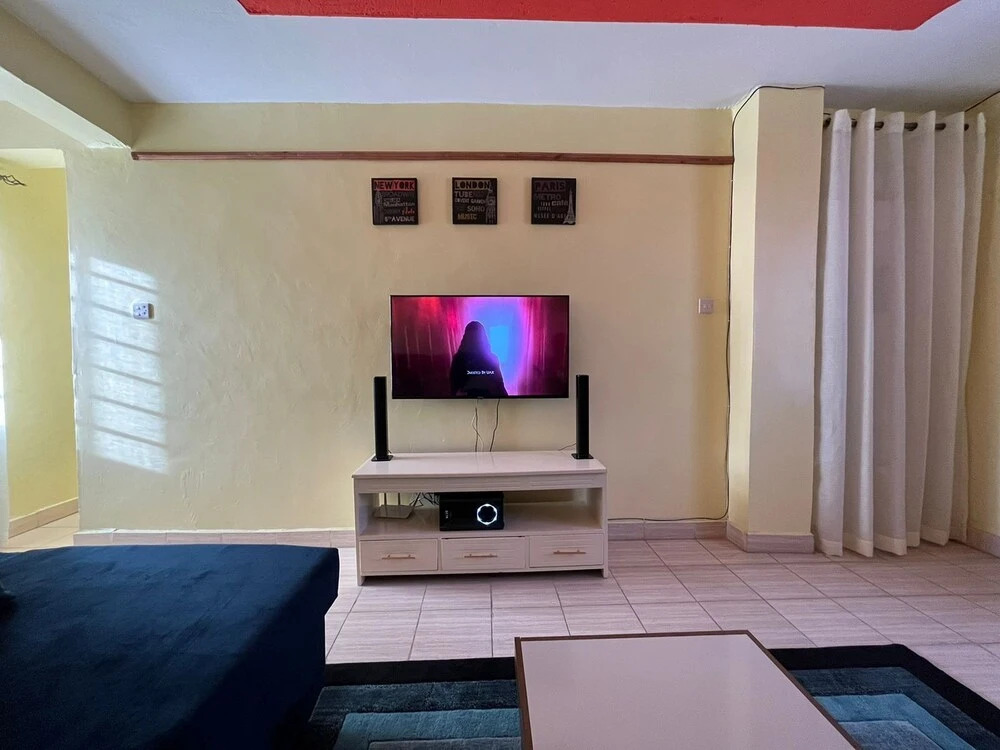 Lux Suites TRM 1 Bedroom Apartments