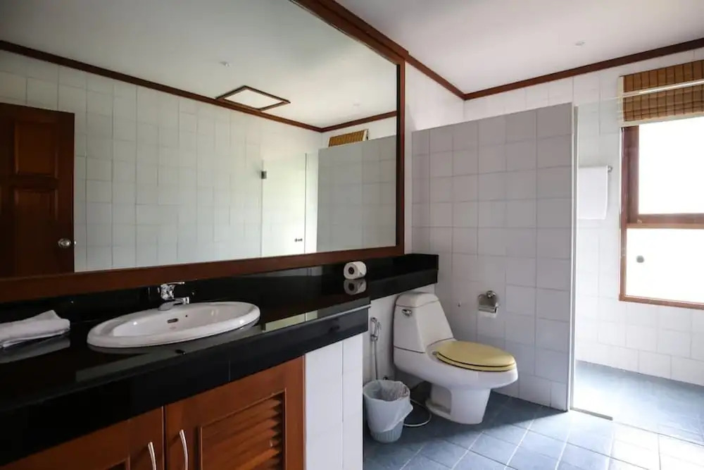 6 Bedroom Twin Villas on Beach Front Resort 25/12