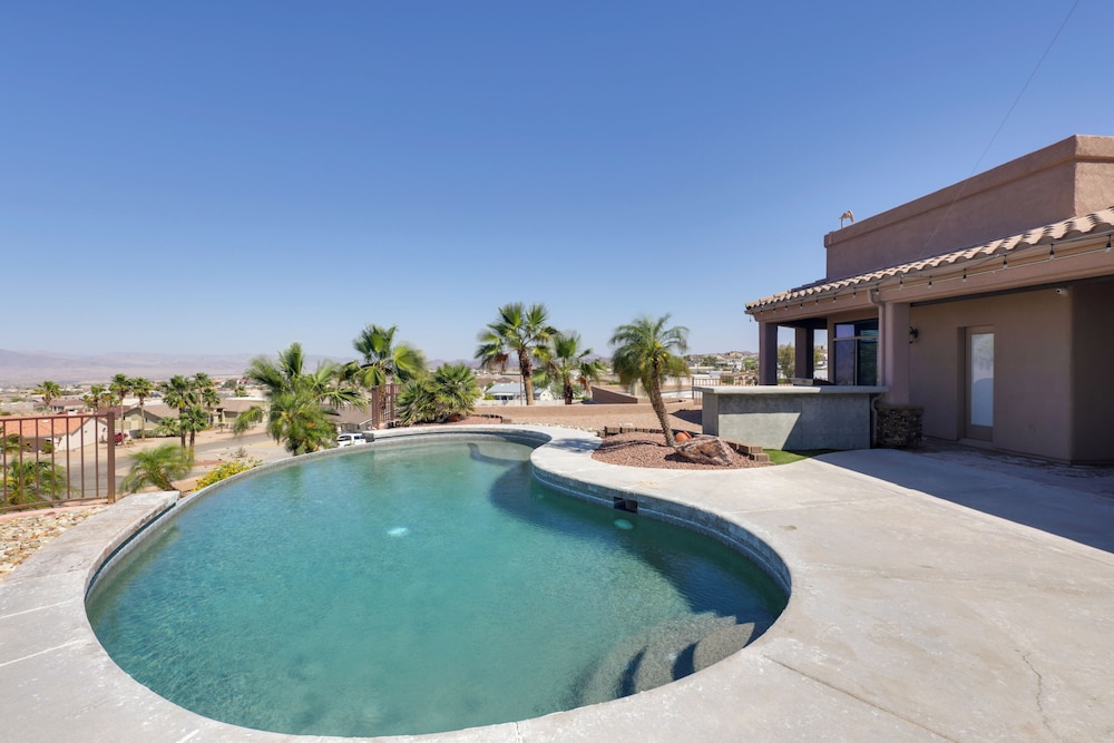Patio + Lake Havasu View: Scenic Gated Retreat!