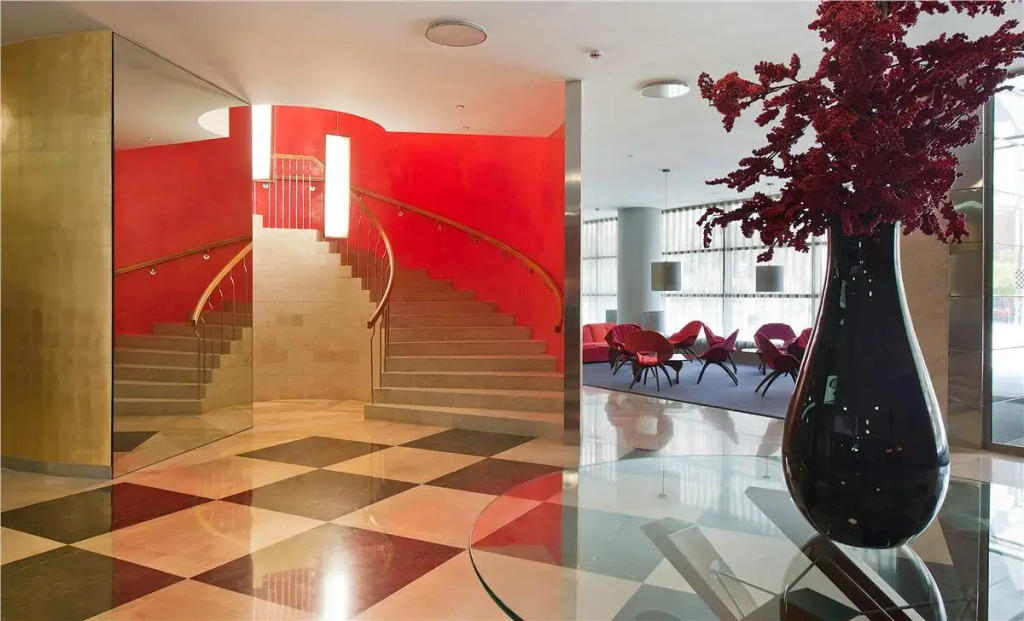 Hotel Reina Petronila