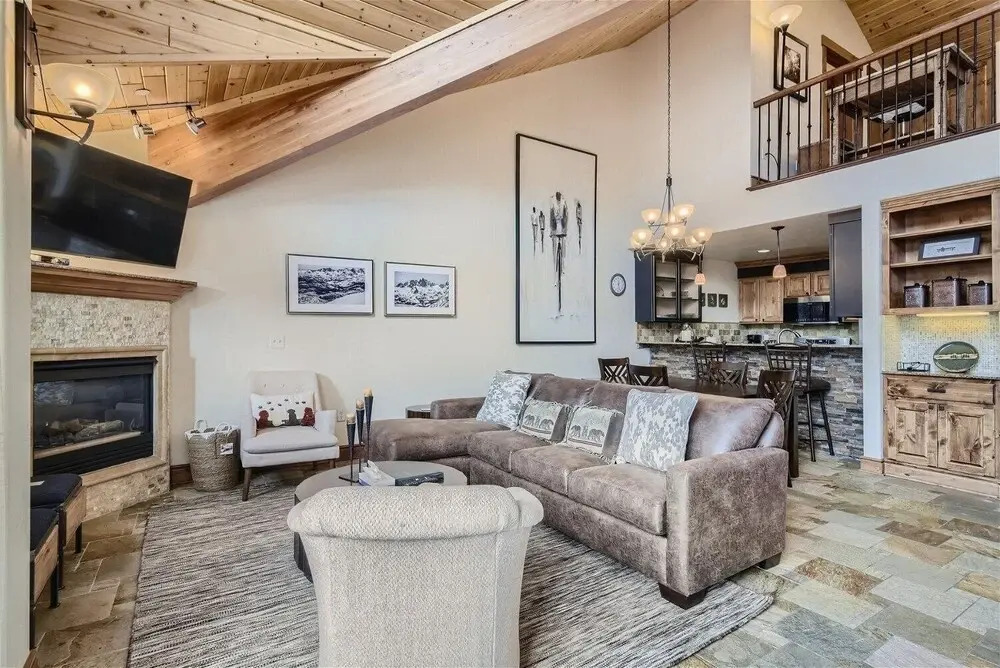 Drake Landing #a8 3 Bedroom Condo by RedAwning