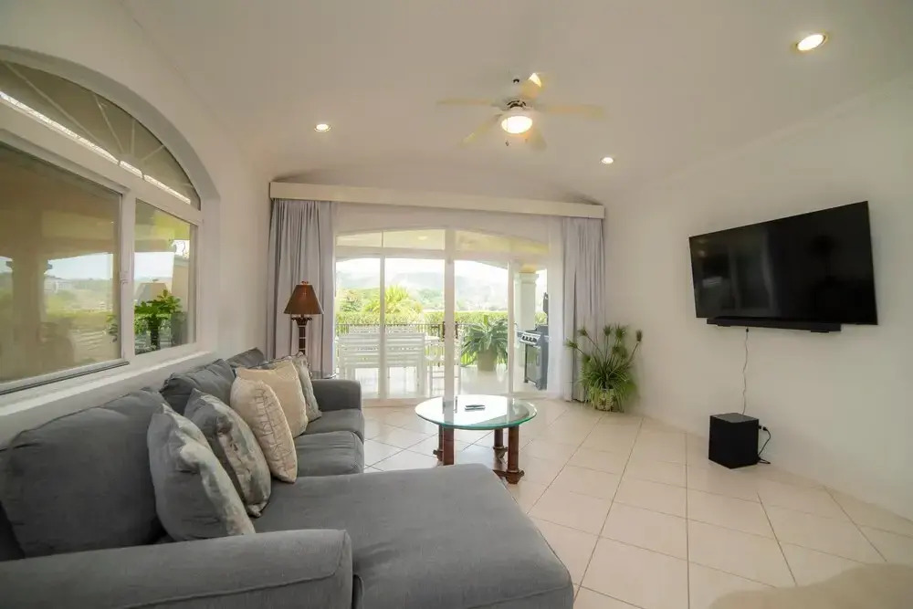 Colina 5E 2 bdr 2 Bath