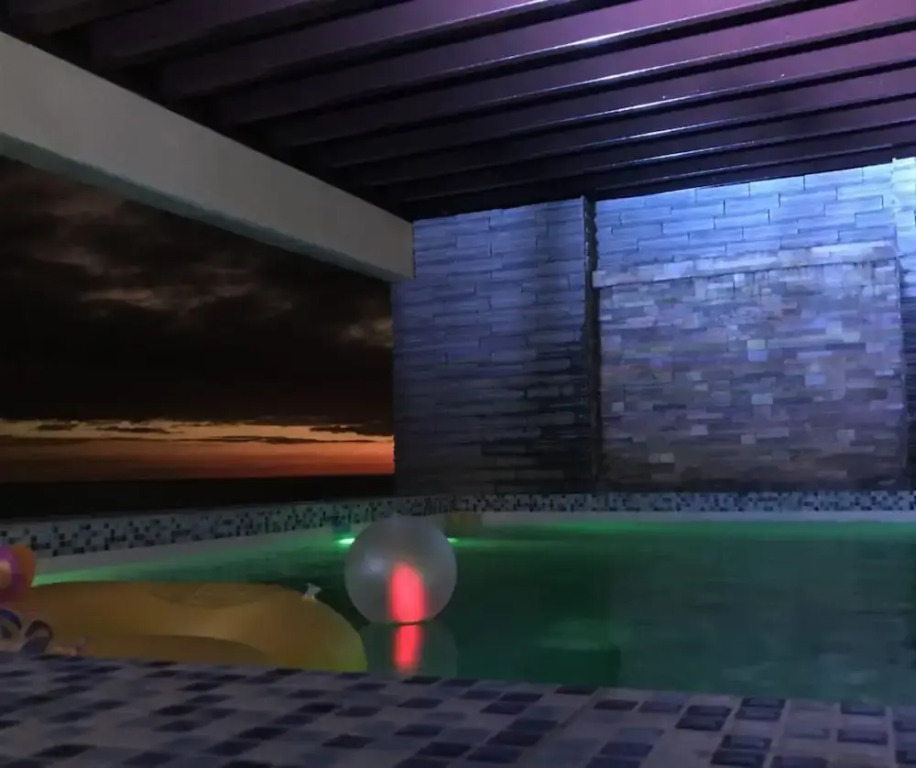 The Palms Resort & Bar