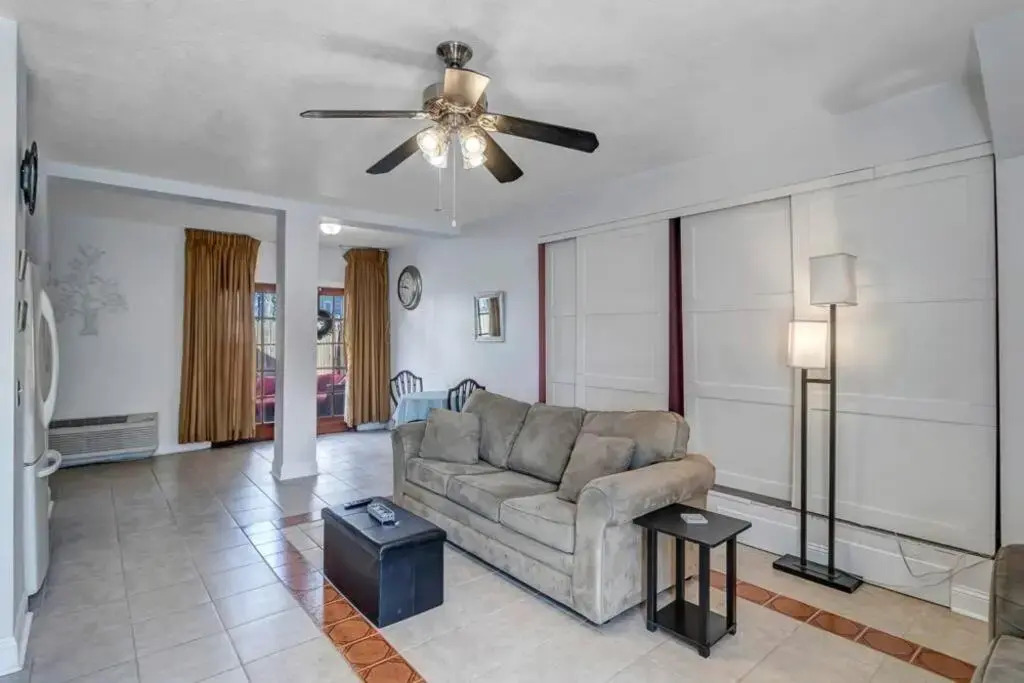 Charming 1st floor apt in the heart of Springfield