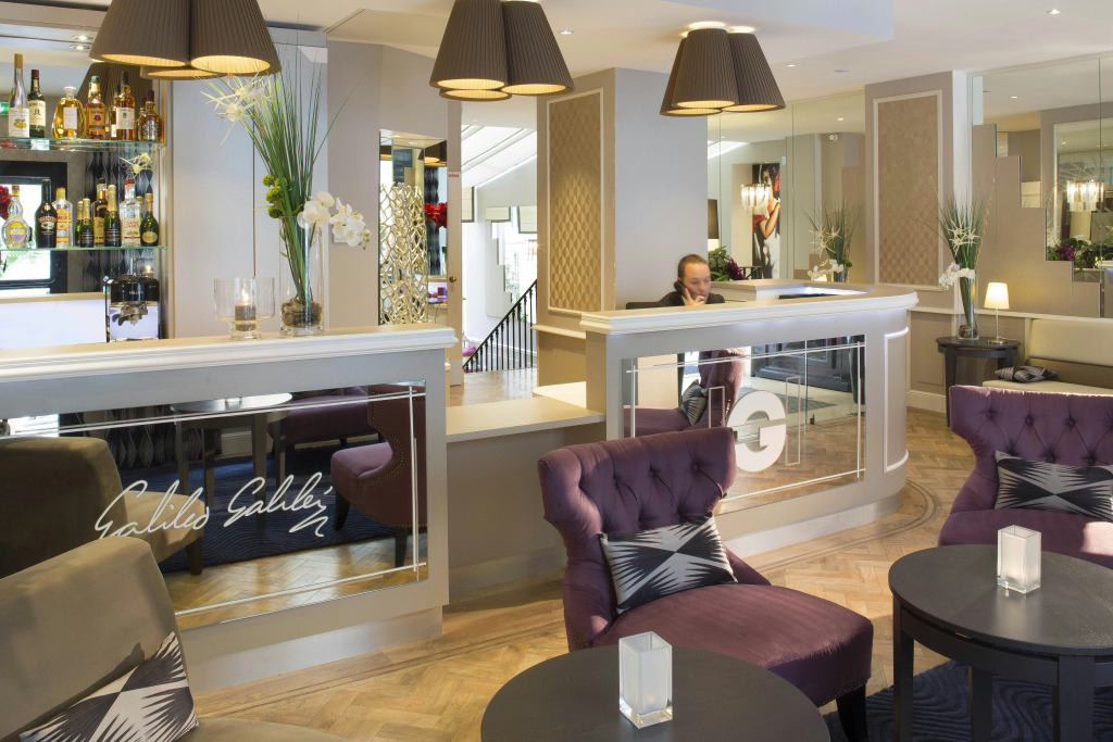 Hôtel Galileo Champs Elysées