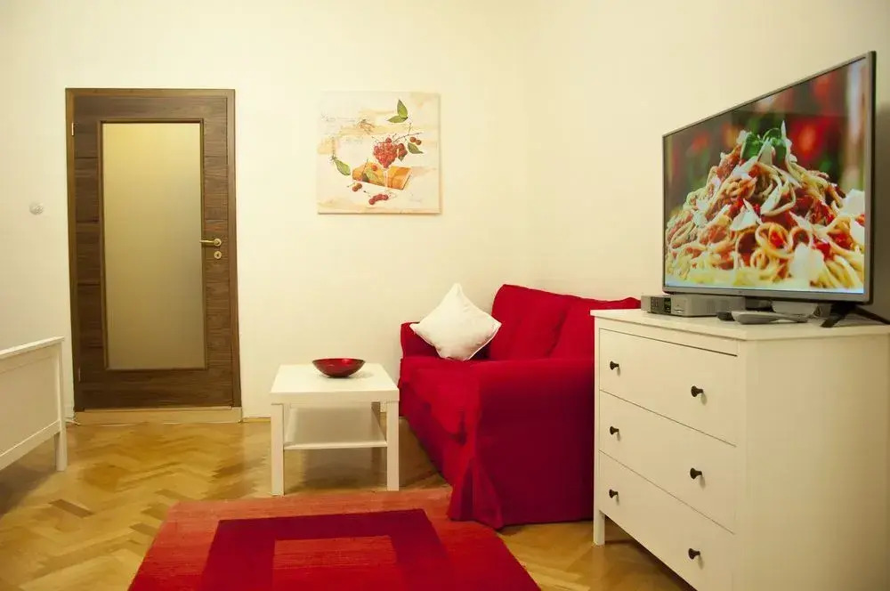 Cherry Charm Apartment
