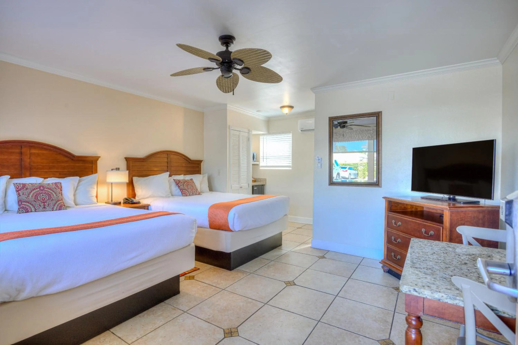 La Fiesta Ocean Inn & Suites