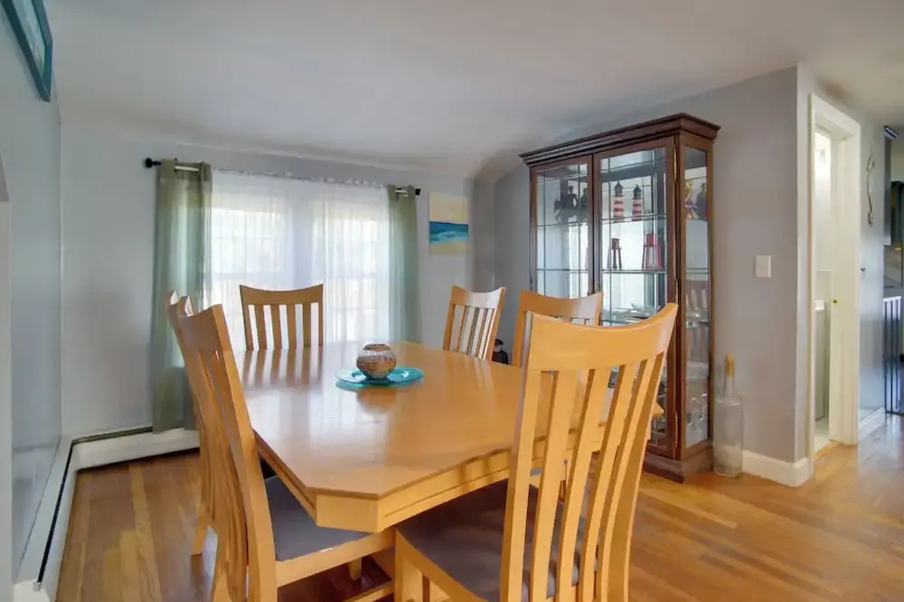 Romantic Cape Cod Beach Retreat 1 Mi to the Ocean