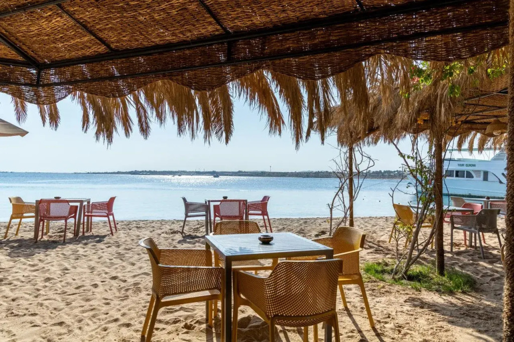 Fort Arabesque Beach Resort