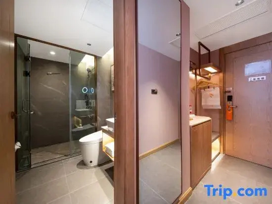 Vienna Hotel (Jubao Road, Zhidan County)