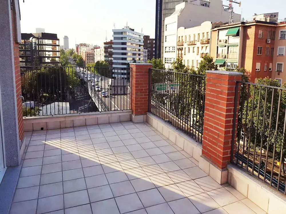 MC YOLO Apartamentos Espacio América