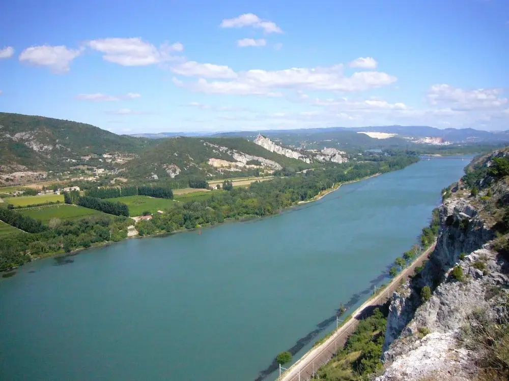 Apartment With one Bedroom in Donzère, With Shared Pool, Enclosed Garden and Wifi