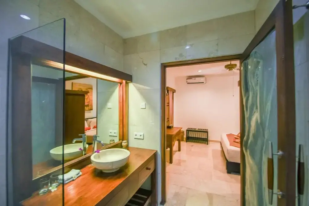 Tropical Villa Asmara - 400sqm Garden Oasis with large Pool and Scenic Views