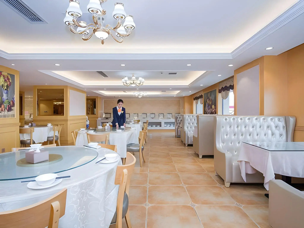 Vienna International Hotel (Huanggang Dongmen Road)