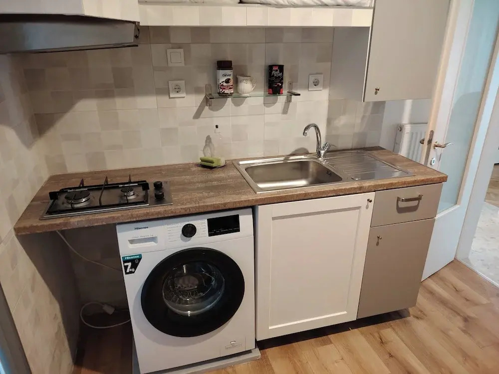 Tritos - Sleeps 11 - Balcony - Parking - Sea View