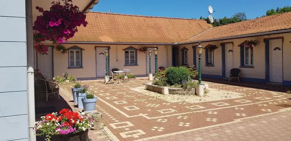 LOGIS - Hôtel & restaurant "Lenvie des mets"