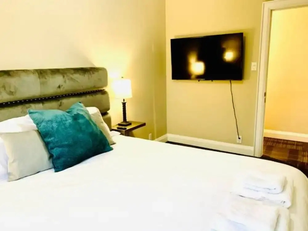 Professional Three Bedroom Condo Suite