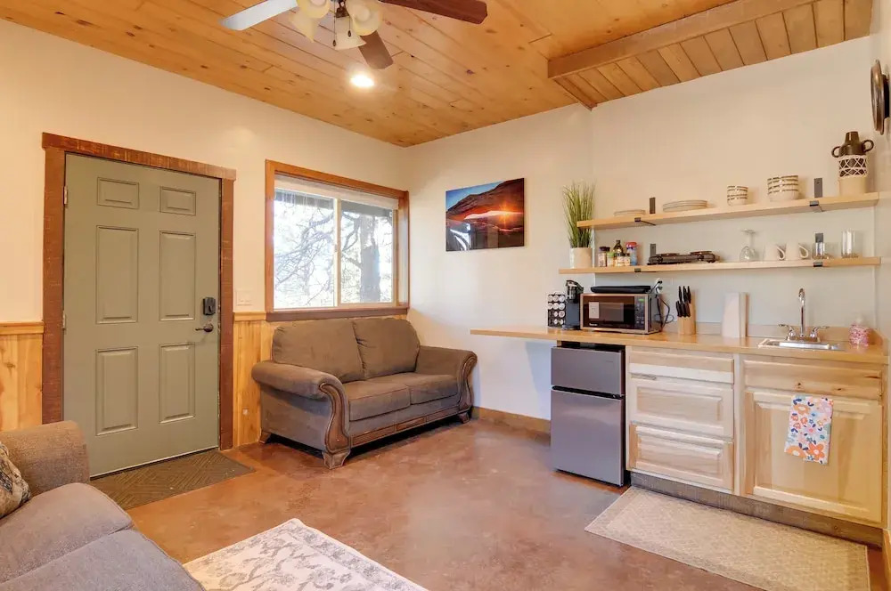 Woodsy Alton Couple's Retreat Near Bryce Canyon