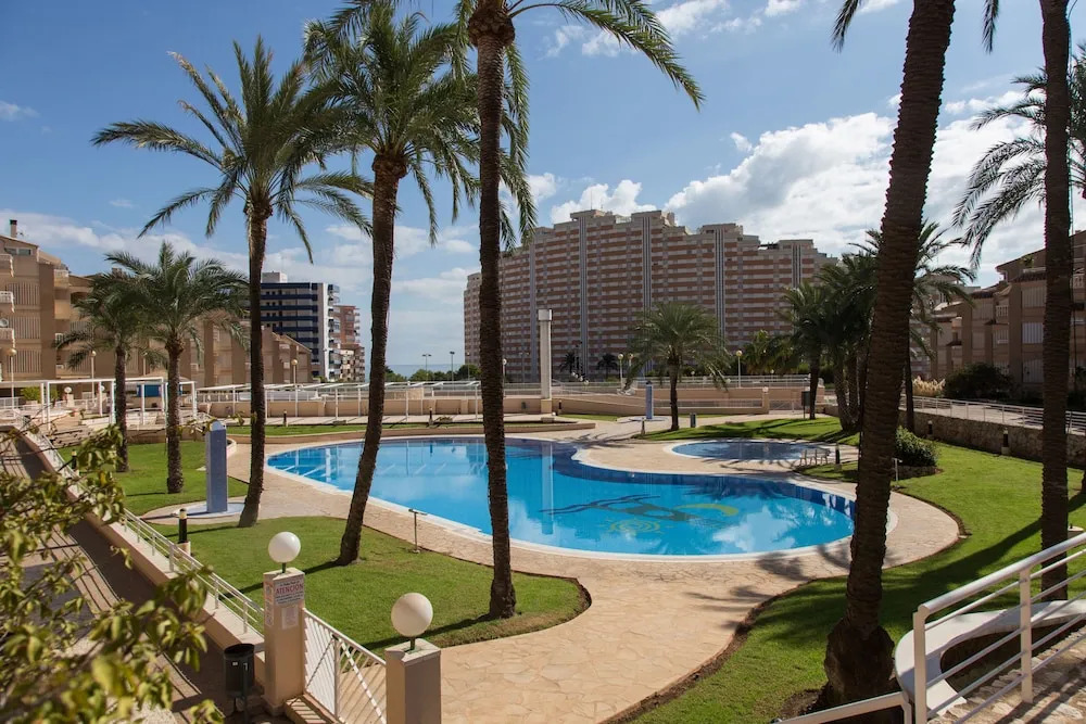 Ático dúplex en urbanización familiar
