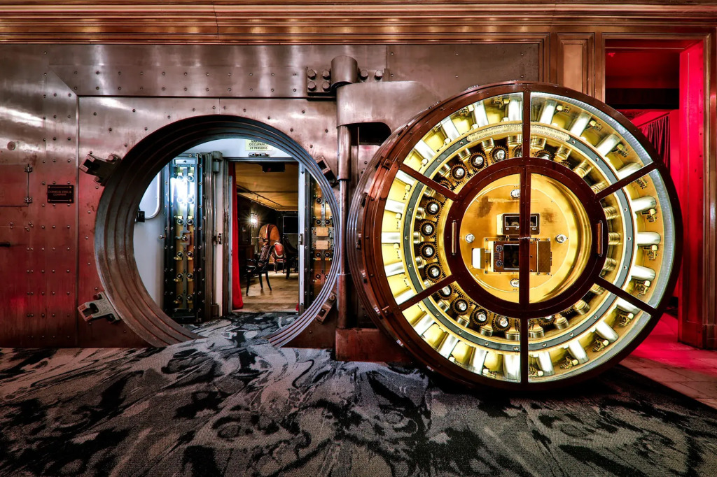 Metropolitan at The 9, Autograph Collection