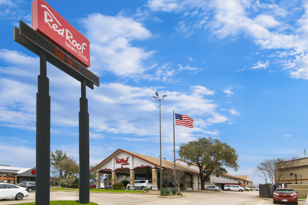 Red Roof Inn & Suites Irving - DFW Airport South