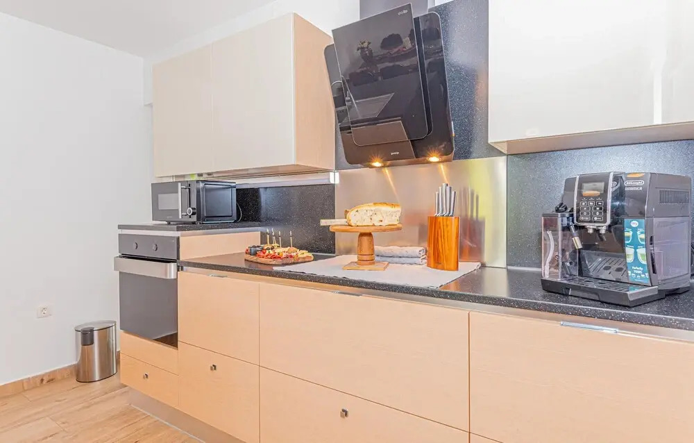 Awesome Home in Brodarica with Hot Tub, WiFi & 6 Bedrooms