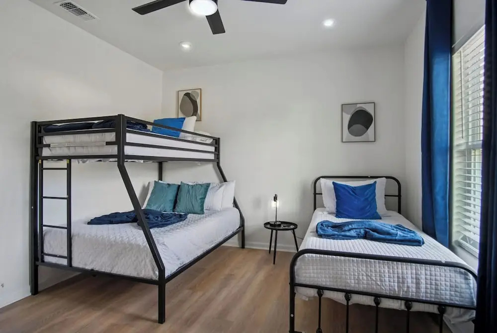 Peaceful Stays With Easy Access to Downtown
