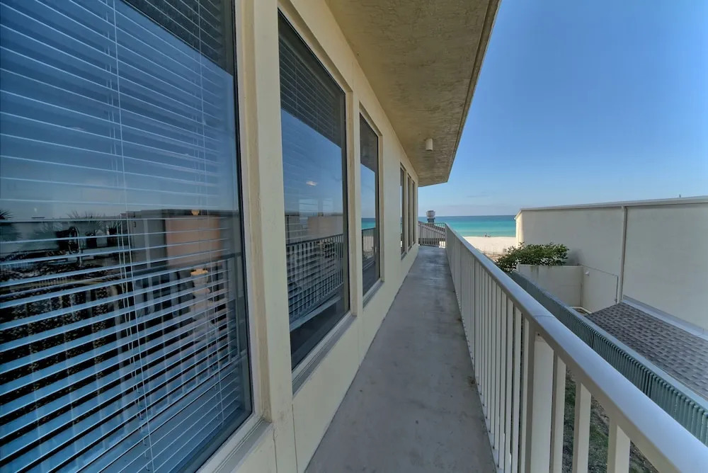 Modern Oceanfront Retreat, Spacious Balcony - 0207 3 Bedroom Condo by RedAwning