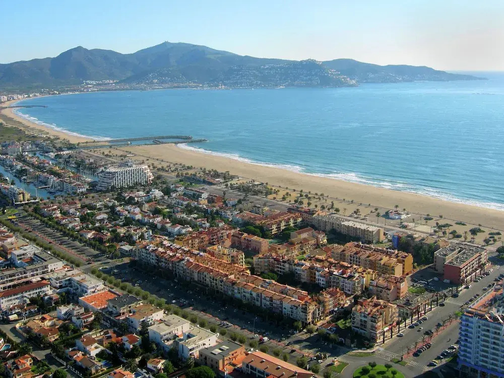 Luxurious Apartment in Empuriabrava With Sea View