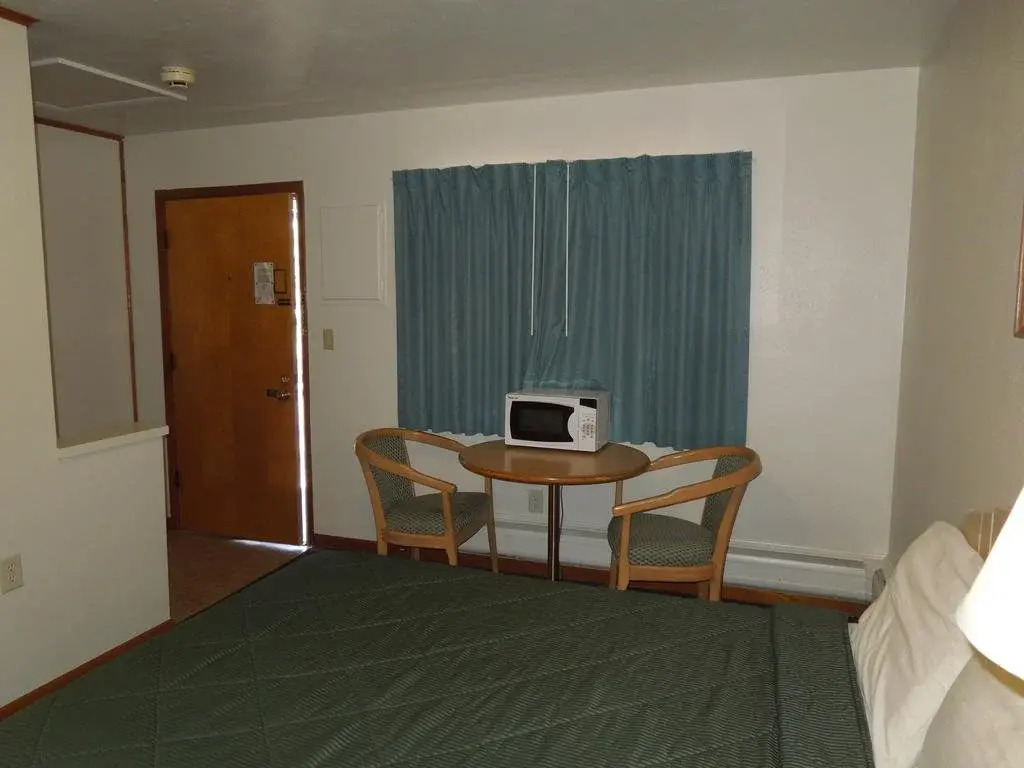 Delux Inn
