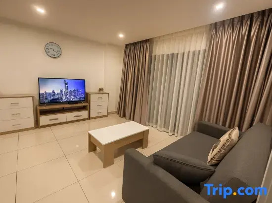 Modern 2 Bedroom Condo in Pratumnak